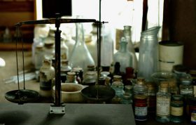 معروف ترین شیشه آلات آزمایشگاهی